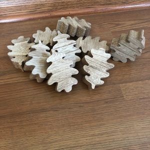 Nine Chunky wood leaves